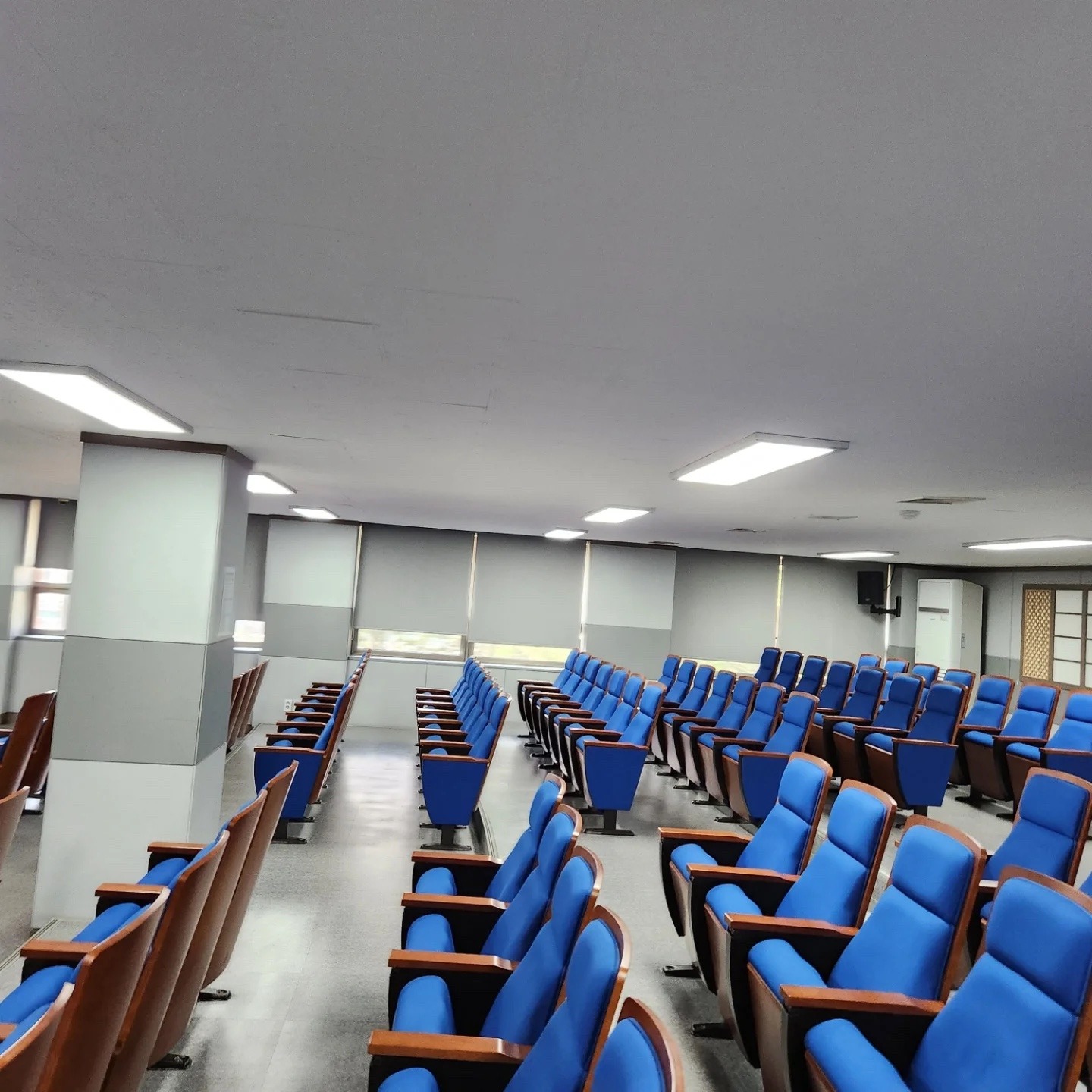 서울 경찰청 회의실 · 조명 설치·점등 전경